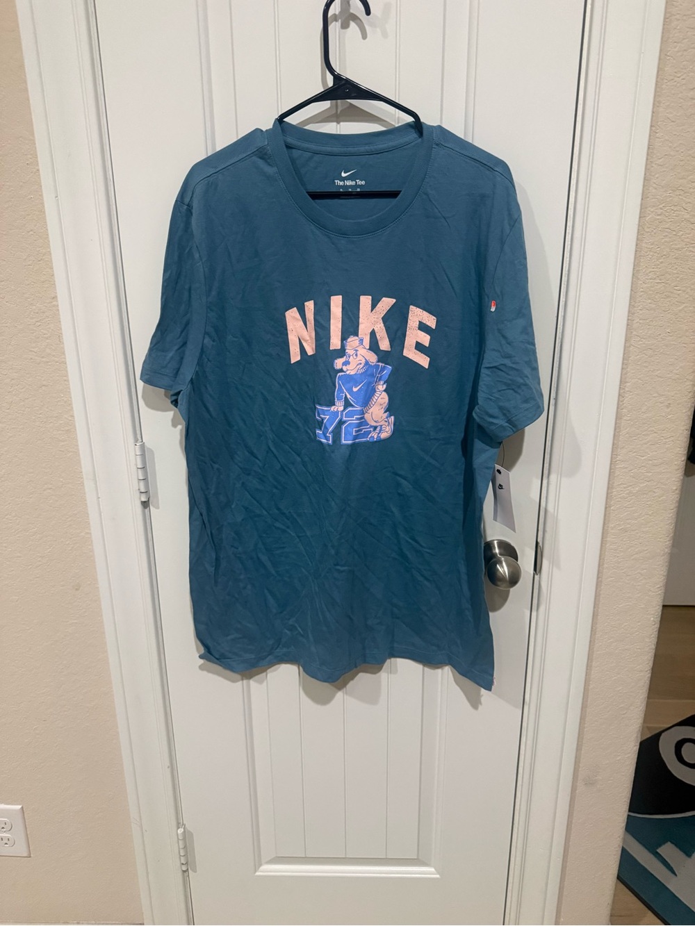 Nike Men’s Teal Graphic Logo T-Shirt
